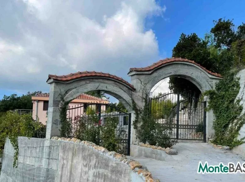 Casa 3 habitaciones 189 m² Montenegro, Montenegro