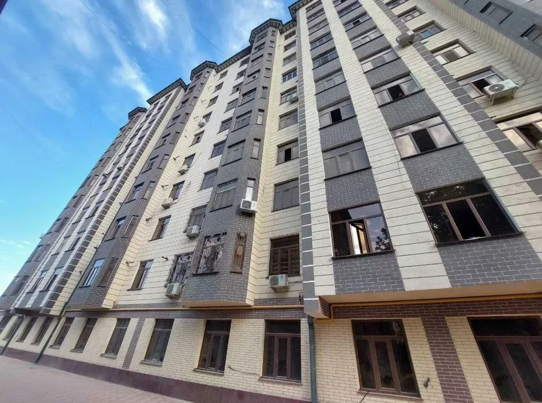 Kvartira 3 xonalar 83 m² Samarqandda