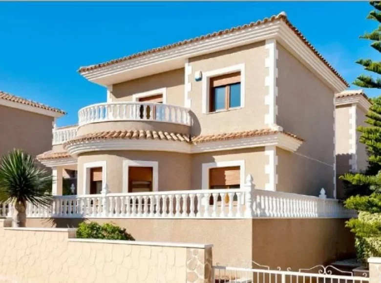 3 bedroom villa 135 m² Torrevieja, Spain