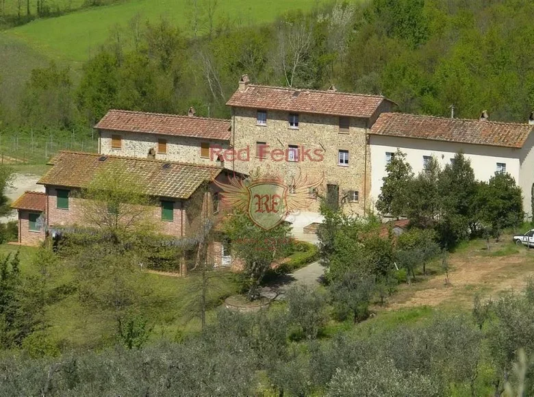 Commercial property 1 274 m² in Collodi, Italy