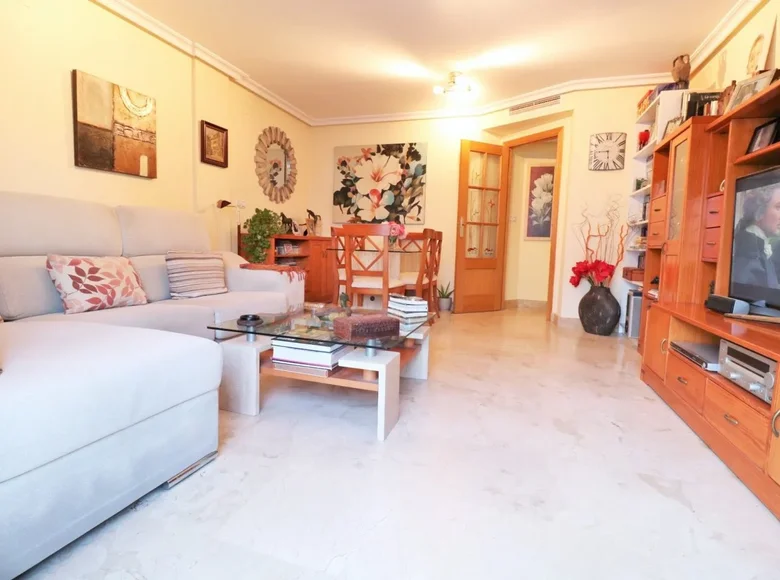 Penthouse 4 pokoi 111 m² Torrevieja, Hiszpania