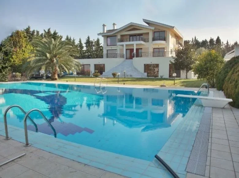 7 bedroom villa 1 050 m² Plagiari, Greece