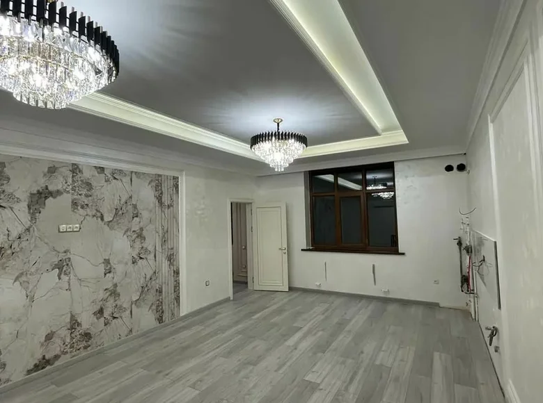 Ko'p darajali kvartiralar 4 xonalar 131 m² Toshkentda