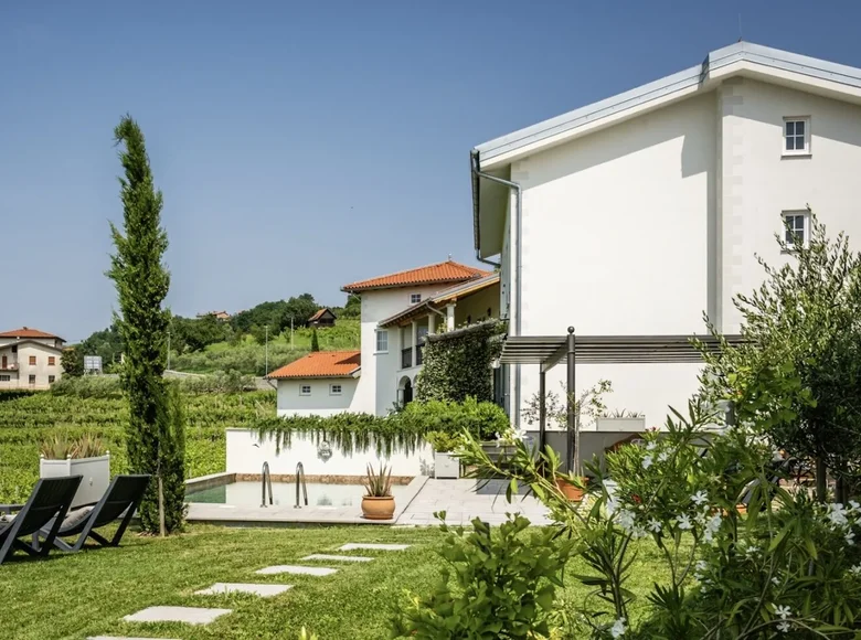 Apartamento 10 habitaciones  Eslovenia, Eslovenia