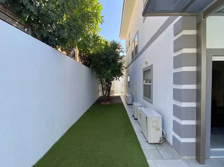 Haus 4 Schlafzimmer 188 m² Agios Athanasios, Zypern