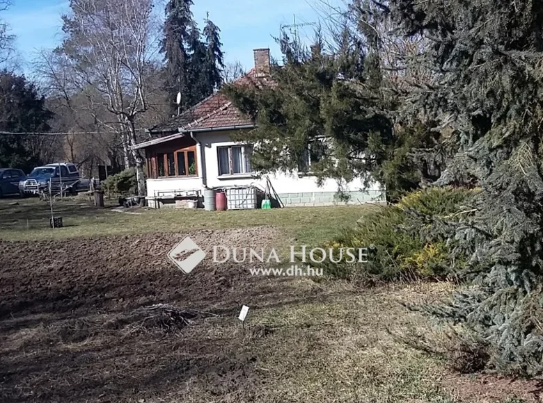 Dom 16 999 m² Budakeszi jaras, Węgry