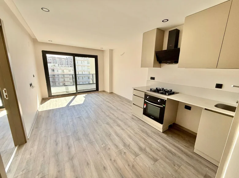 Mieszkanie 2 pokoi 70 m² Mezitli, Turcja
