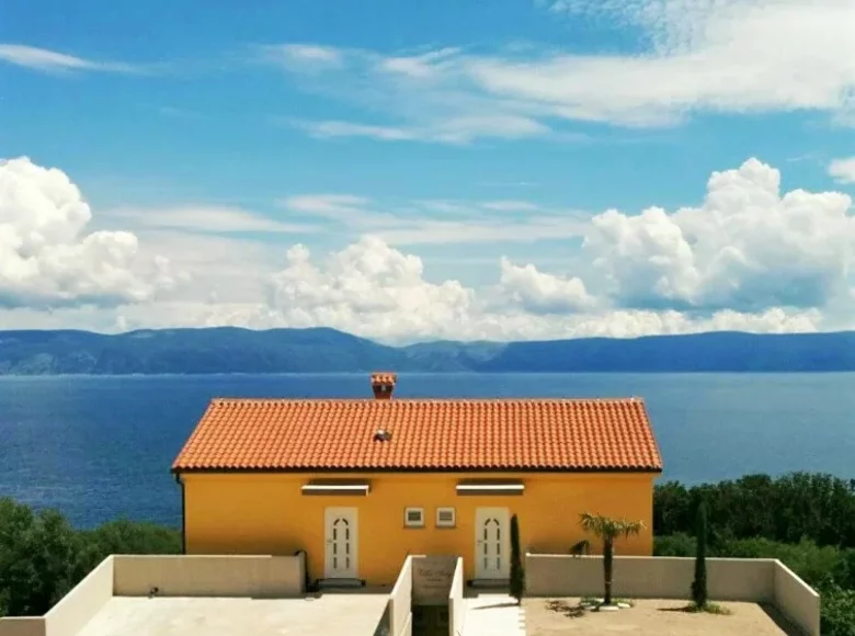 Hotel 438 m² in Rabac, Croatia