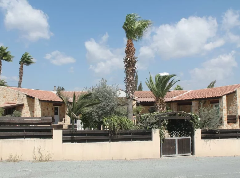 Dom wolnostojący 6 pokojów 340 m² Społeczność armeńsko-rosyjska, Cyprus