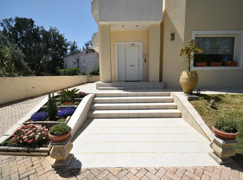 4 bedroom Mansion  Municipality of Loutraki and Agioi Theodoroi, Greece