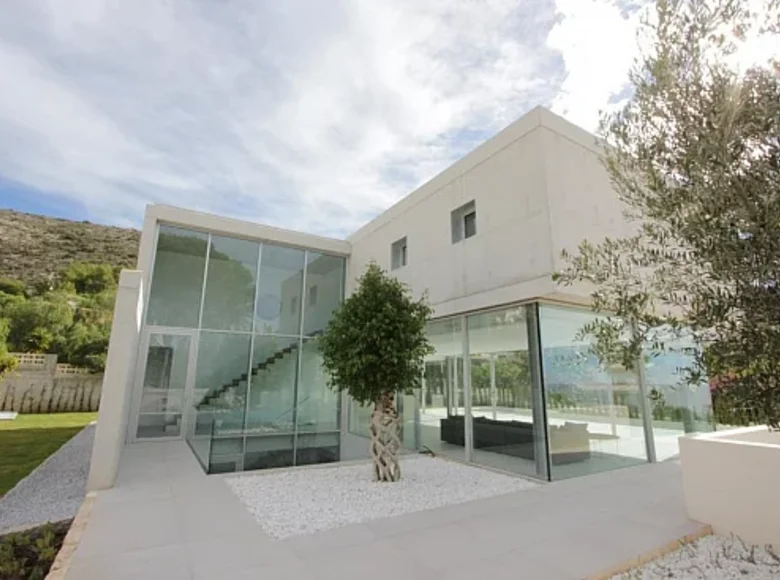 Villa de 4 dormitorios 403 m² Teulada, España