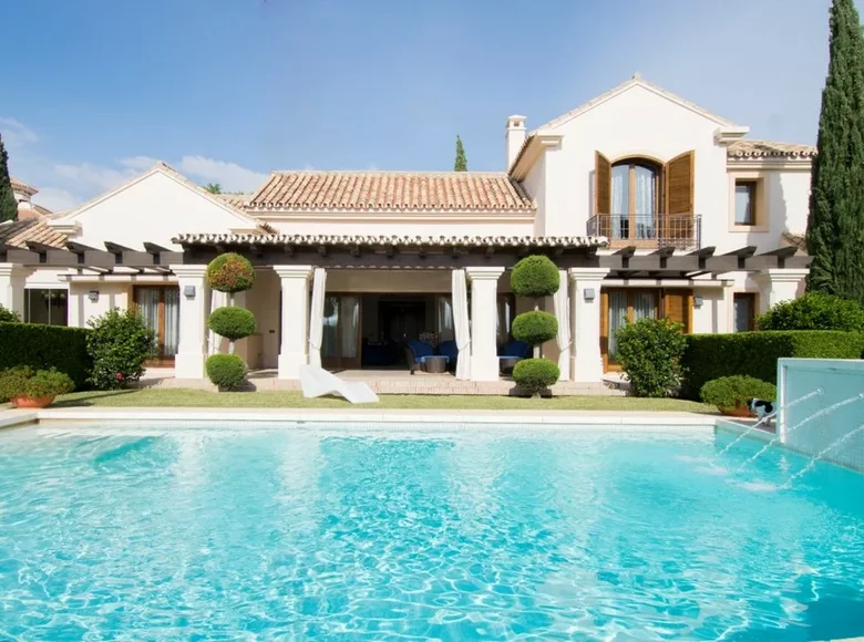 5 bedroom villa  Malaga, Spain