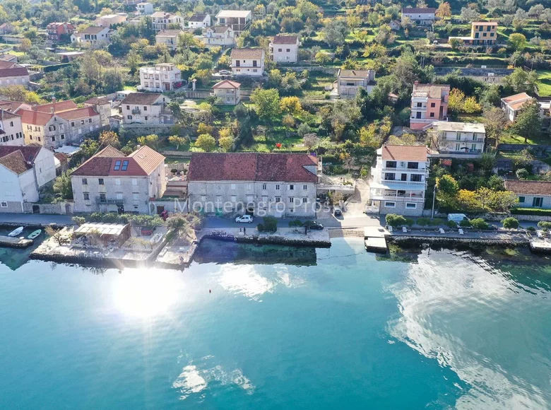 Casa 6 habitaciones 326 m² Bijela, Montenegro