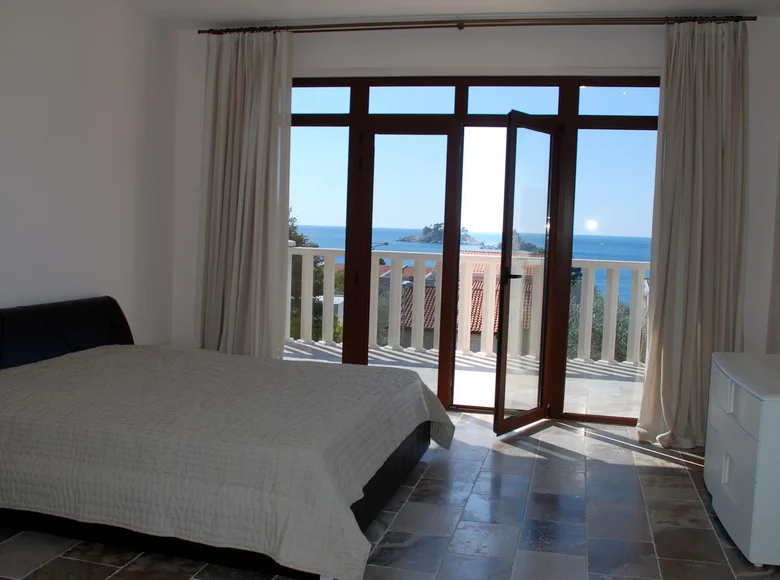 5-Schlafzimmer-Villa 1 048 m² Montenegro, Montenegro