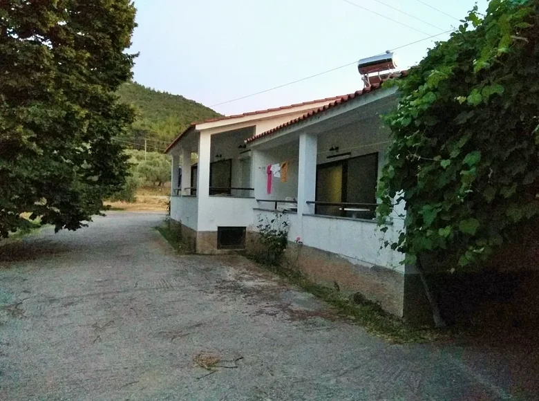 Commercial property 300 m² in Skala Rachoniou, Greece