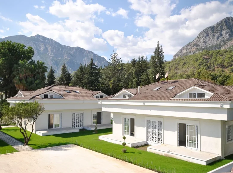 3-Schlafzimmer-Villa 100 m² Kemer, Türkei