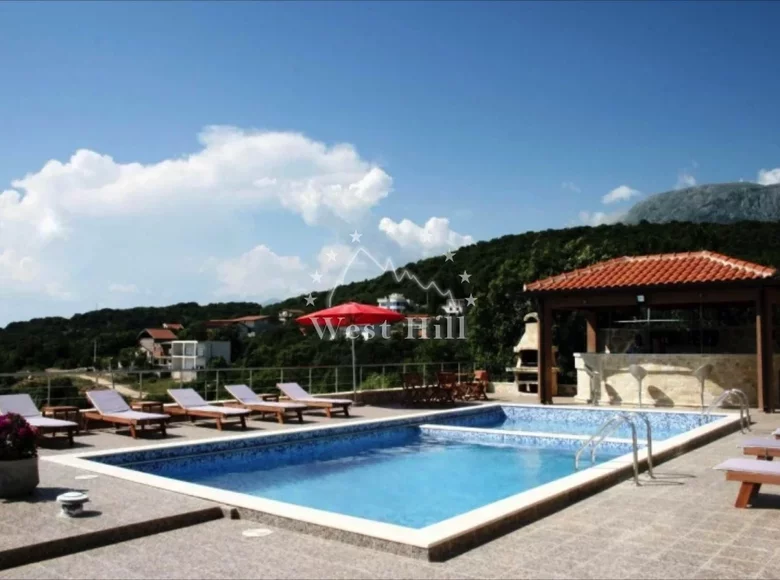Commercial property 1 100 m² in Kunje, Montenegro