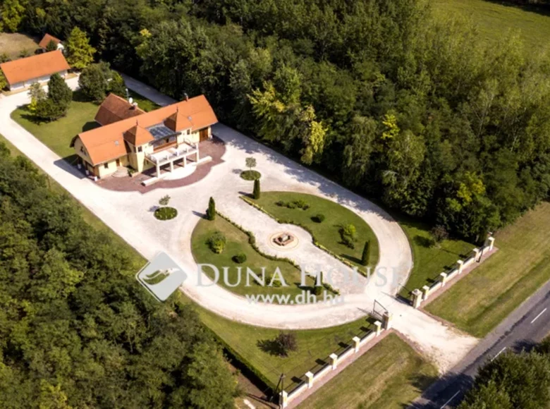 House 446 m² Kecskemeti jaras, Hungary