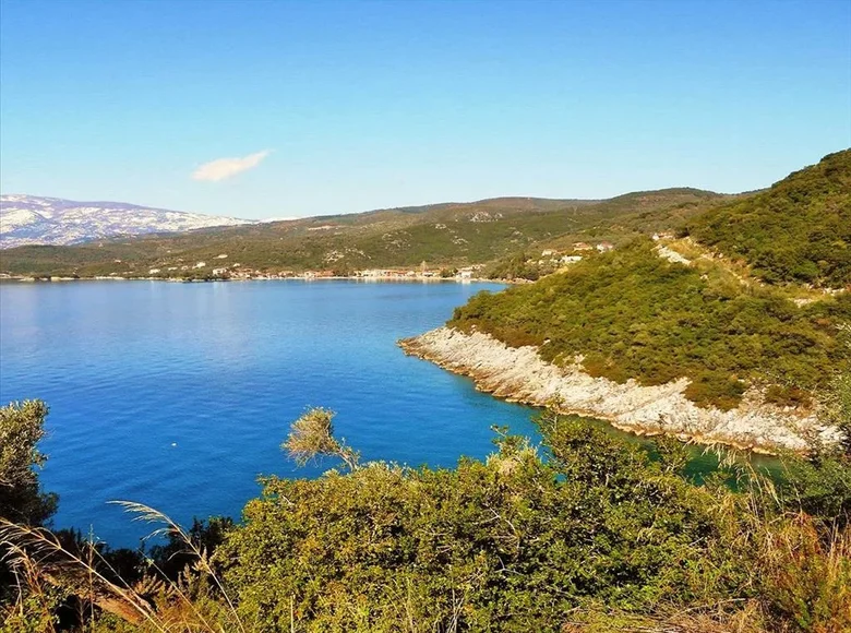 Land 1 room 2 500 m² Makryrrachi, Greece