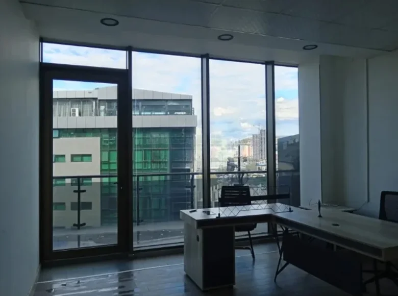 Bureau 112 m² à Tbilissi, Géorgie