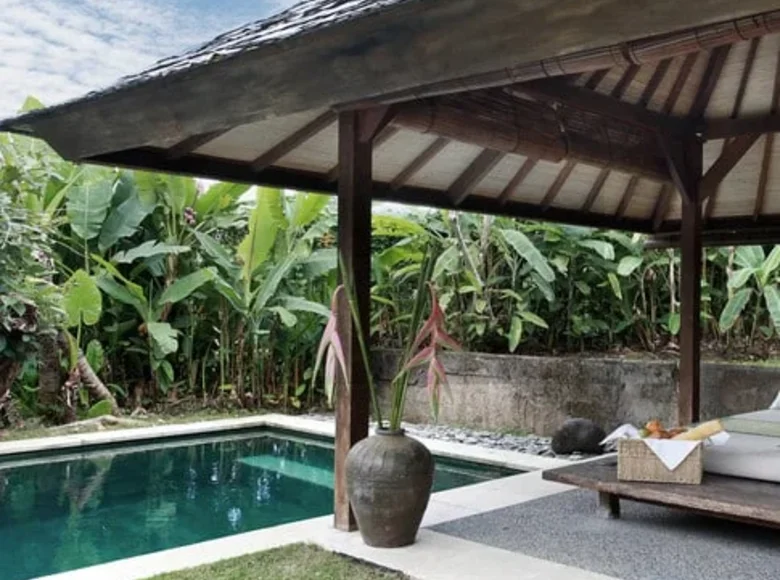 6-Schlafzimmer-Villa 789 m² Kerobokan Kelod, Indonesien