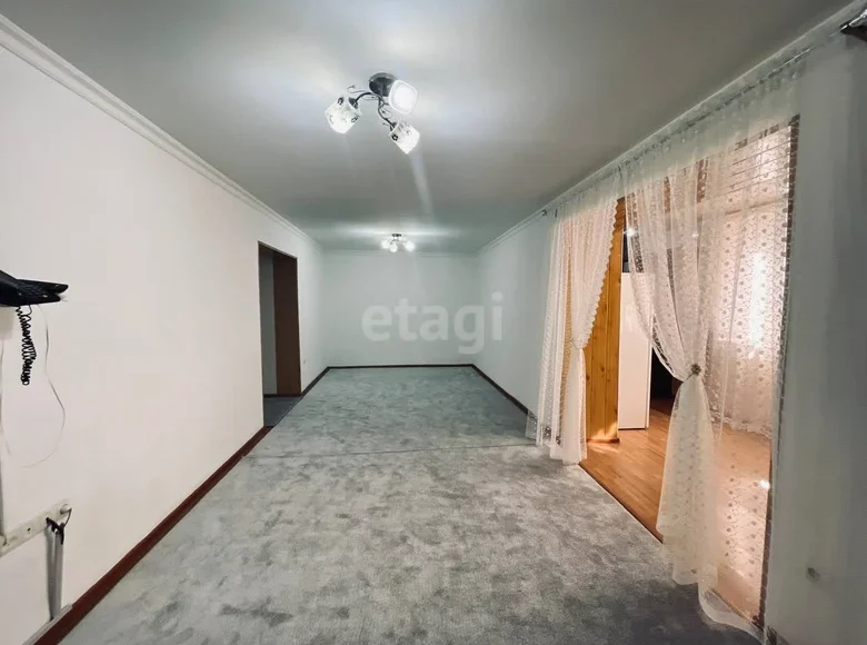 Kvartira 3 xonalar 69 m² Samarqandda