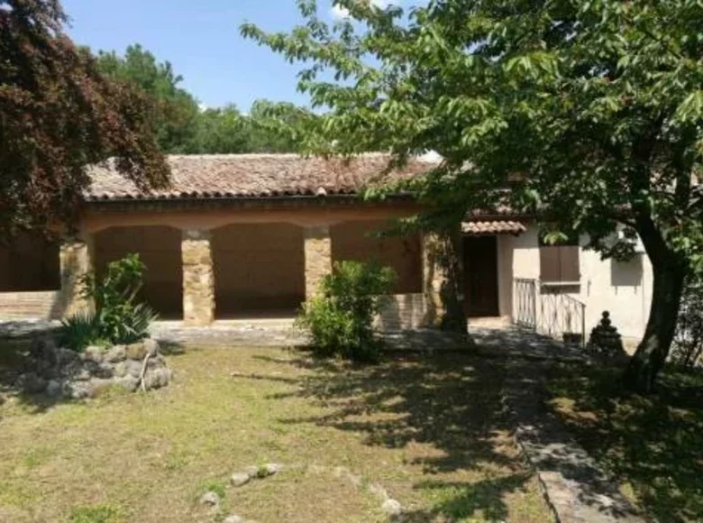 Casa 450 m² Quarrata, Italia