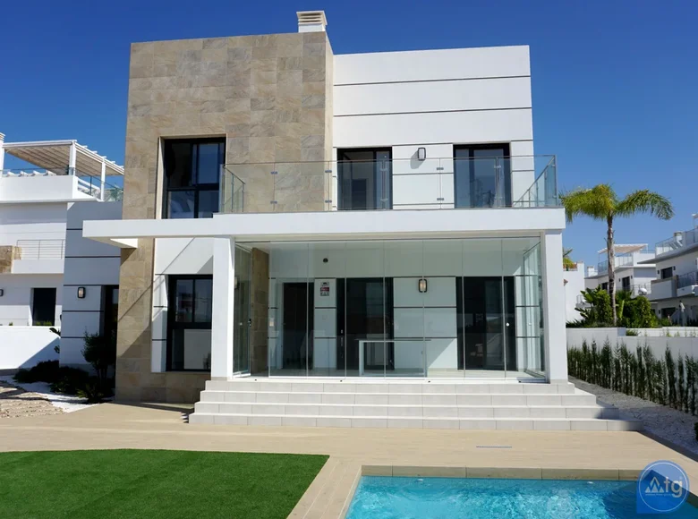 Villa de tres dormitorios 141 m² La Vega Baja del Segura, España