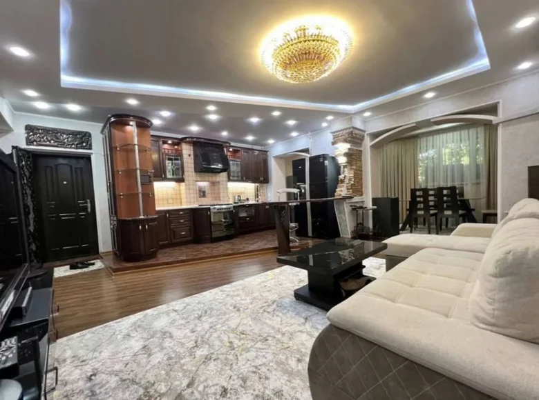 Kvartira 3 xonalar 82 m² Toshkentda