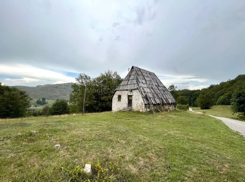 Casa 78 000 m² Montenegro, Montenegro