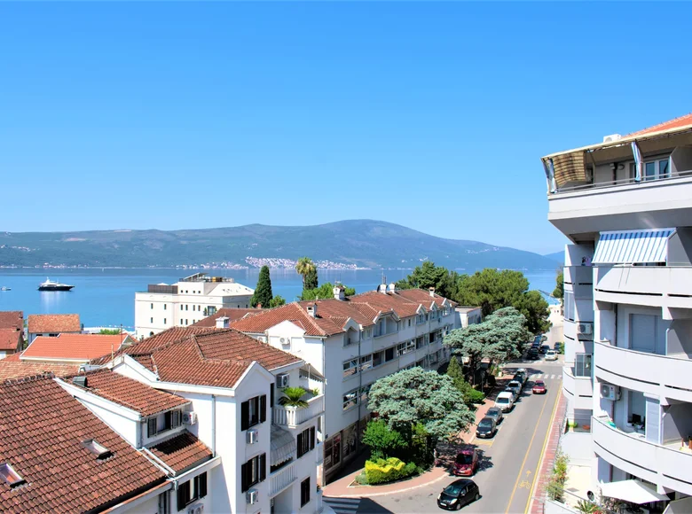 Appartement 3 chambres 140 m² Tivat, Monténégro