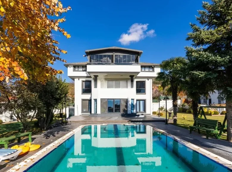Dom 9 pokojów 504 m² Beylikduzu, Turcja