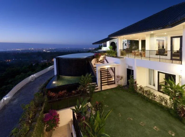 villa de 5 dormitorios 800 m² Kutuh, Indonesia