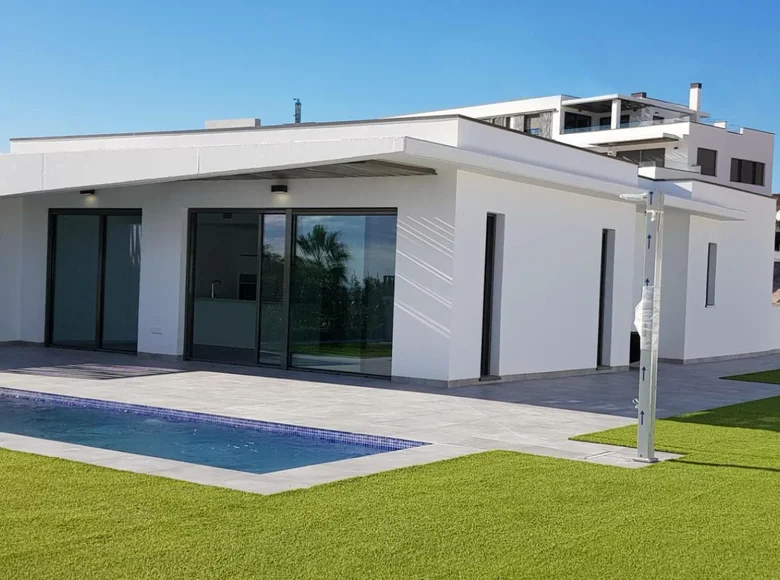 Villa de tres dormitorios 219 m² Finestrat, España