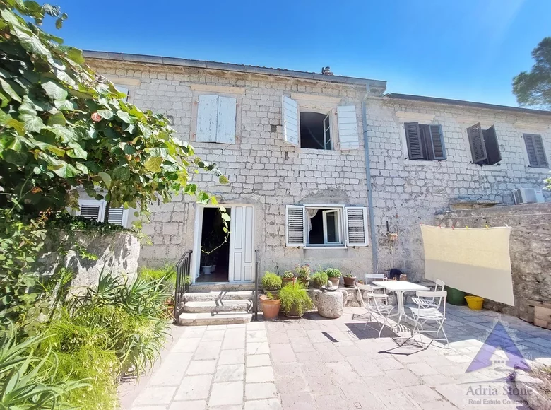 Apartamento 3 habitaciones 119 m² Kotor, Montenegro