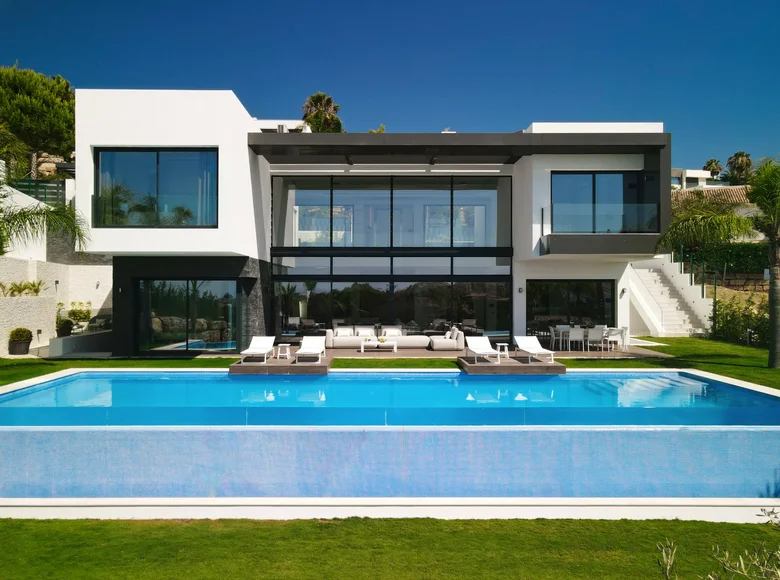 villa de 5 dormitorios 630 m² Benahavis, España