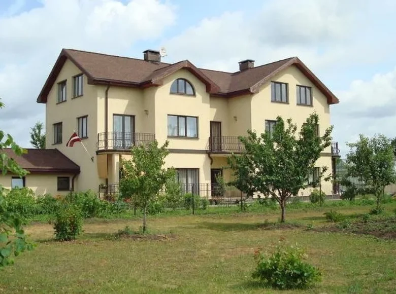 House 17 rooms 591 m² Marupes novads, Latvia