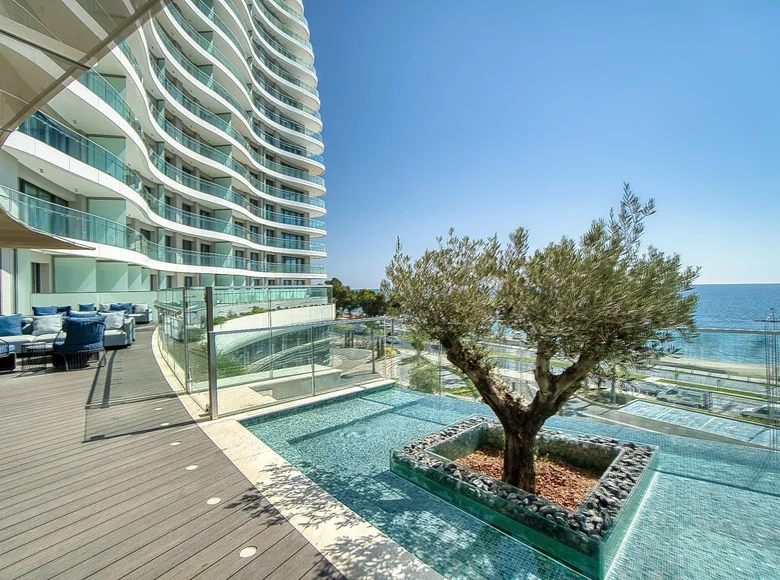 Mieszkanie 2 pokoi 129 m² Jermasoja, Cypr