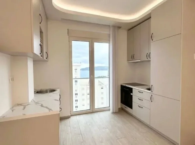 Mieszkanie 2 pokoi 75 m² Becici, Czarnogóra