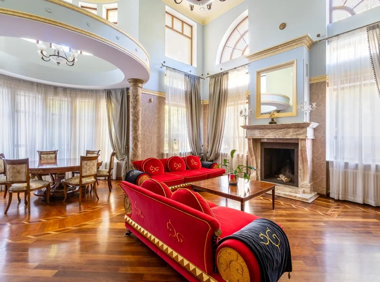 Ferienhaus 835 m² Zdanovicki sielski Saviet, Belarus