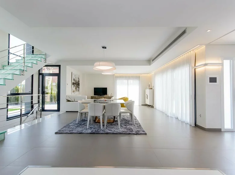 Villa de tres dormitorios 194 m² Dehesa de Campoamor, España