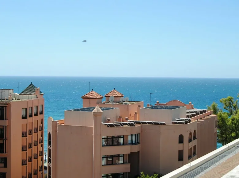 Mieszkanie 3 pokoi 2 028 m² Marbella, Hiszpania