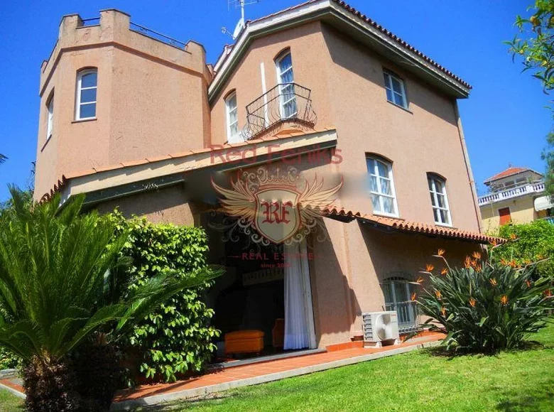 Villa de 5 habitaciones 300 m² Sanremo, Italia
