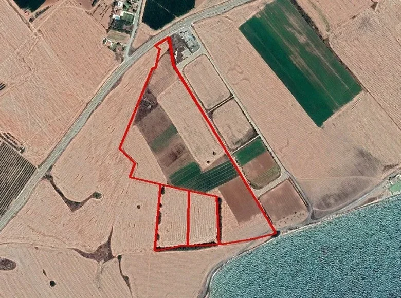 Atterrir  Larnaca, Bases souveraines britanniques