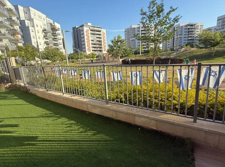 5 room apartment 125 m² Kfar Yona, Israel