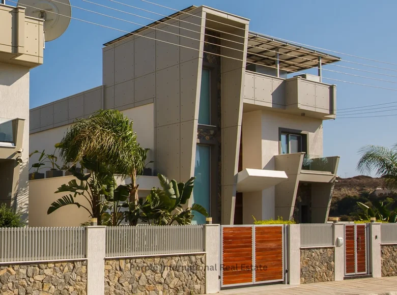 Willa 4 pokoi 275 m² Agios Tychonas, Cypr