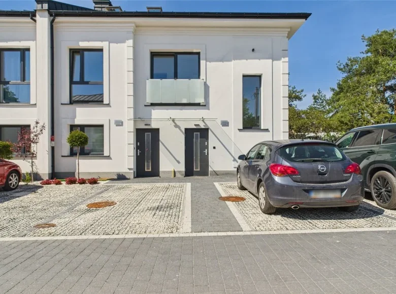 Mieszkanie 4 pokoi 86 m² Warszawa, Polska