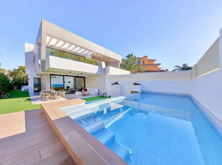 4 bedroom house 504 m² Marbella, Spain