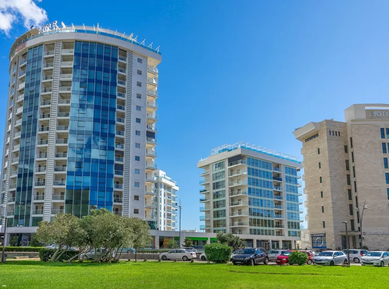 3 bedroom apartment 181 m² Budva, Montenegro