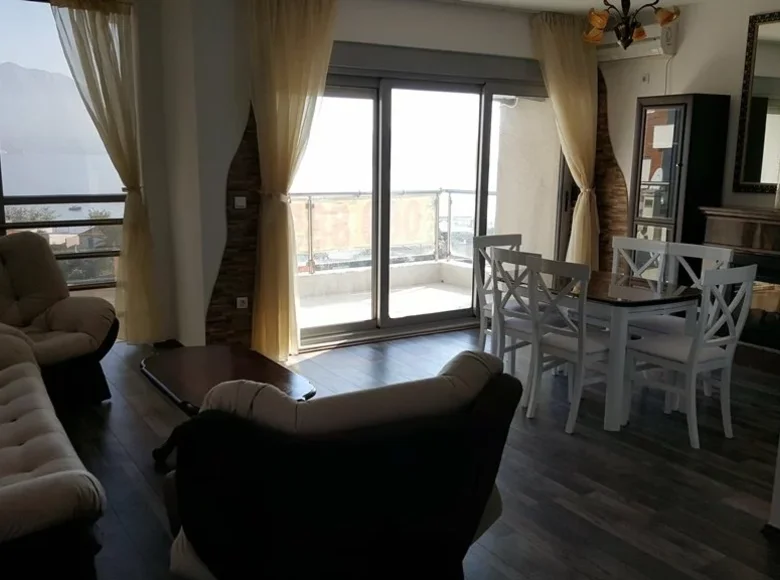 Wohnung 3 Schlafzimmer 96 m² Budva, Montenegro